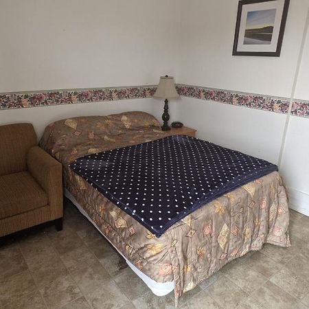 Balgonie Motel Motor Inn Pilot Butte Exterior foto